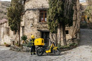 Correos amplía su flota