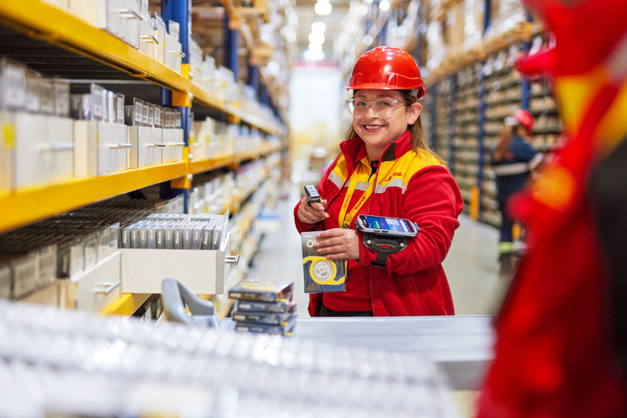 Dhl supply chain warehouse